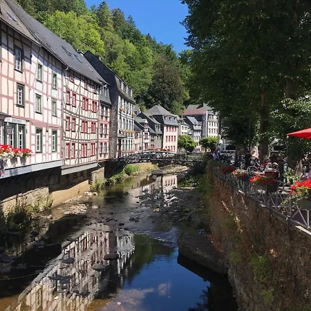 Haus An Der Rur - 5 Mitten In *