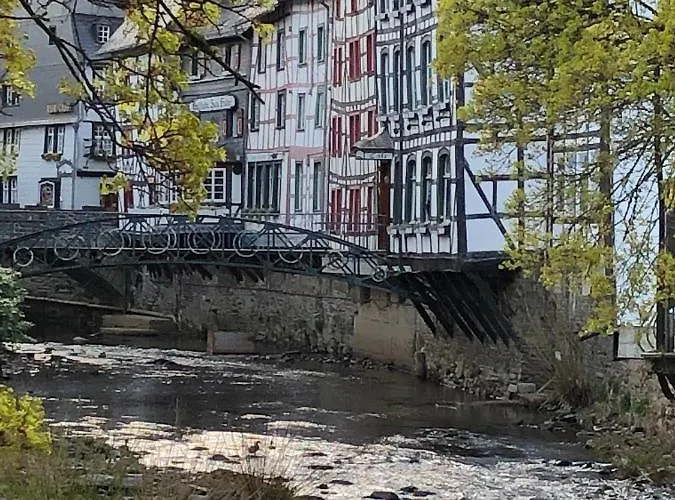 Haus An Der Rur - 5 Mitten In *